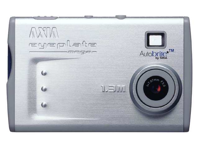 アクシア、厚さ8mmの131万画素名刺サイズデジカメ「eyeplate mega」