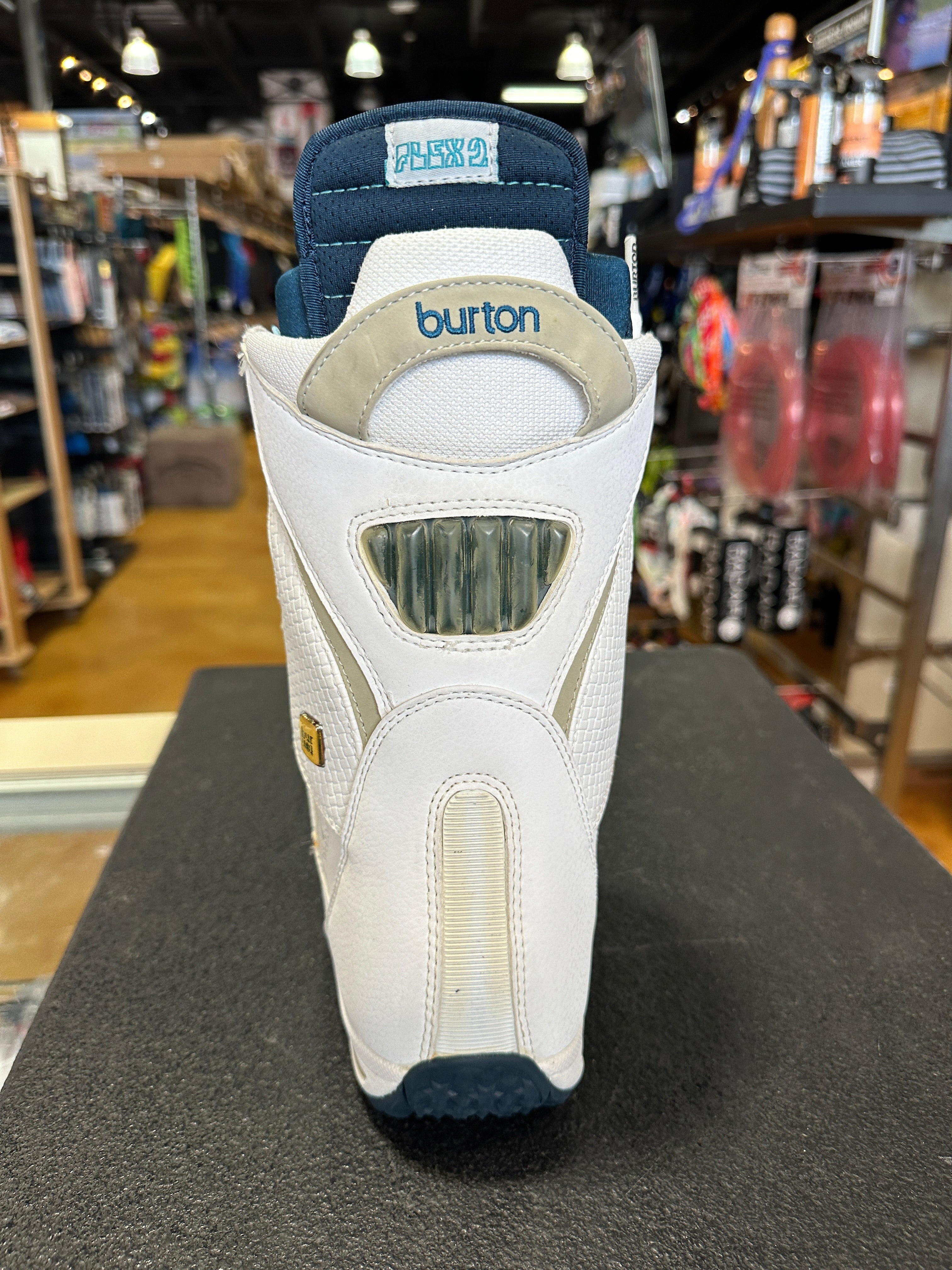 Burton Women's Sapphire Boot 6 - White — Performance Ski & Surf