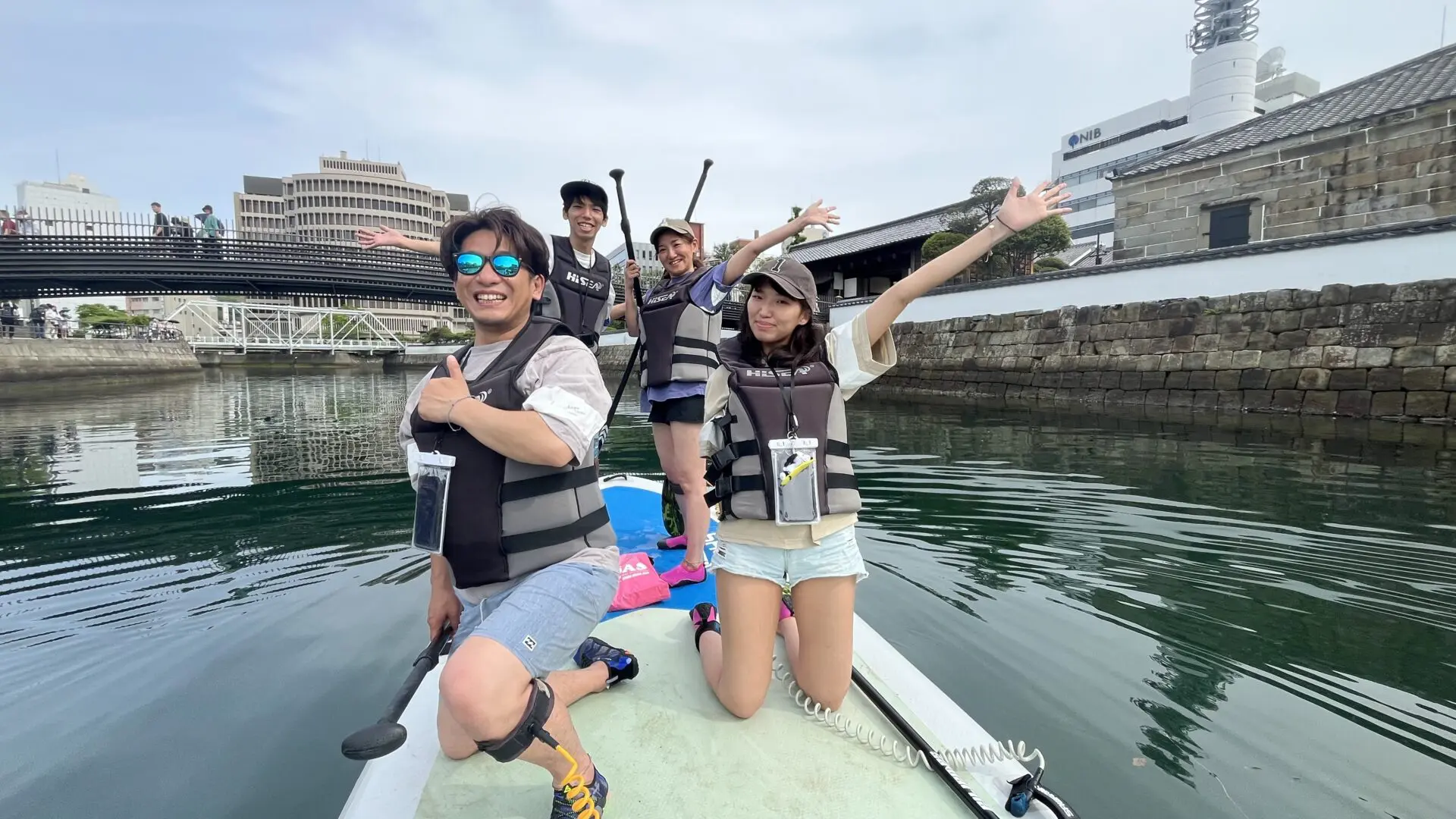 6名様まで乗艇OK☆ Big SUPに皆で乗って観光名所を巡る街中SUPツアー