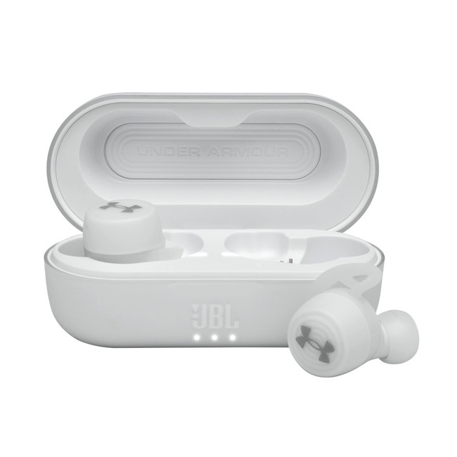 JBLとアンダーアーマーのコラボレーションモデルよりファッショナブル