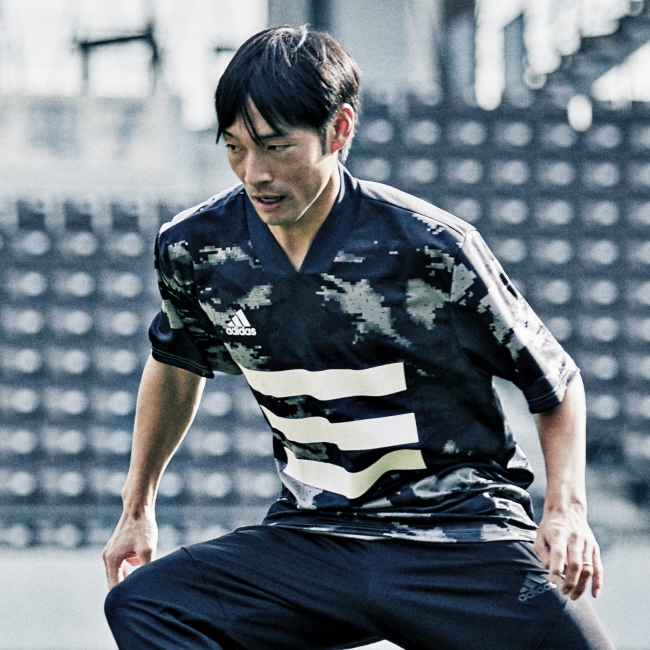 覚醒、瞬殺フィット。進化を遂げた NEMEZIZ 19 新登場 | アディダス