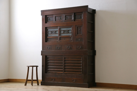 アンティーク水屋箪笥にもっと着目！ワンランク上の選び方とは