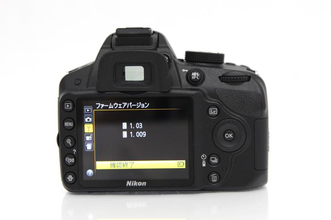 D3200 200mm ダブルズームキット ブラック シャッター回数約2500回以下