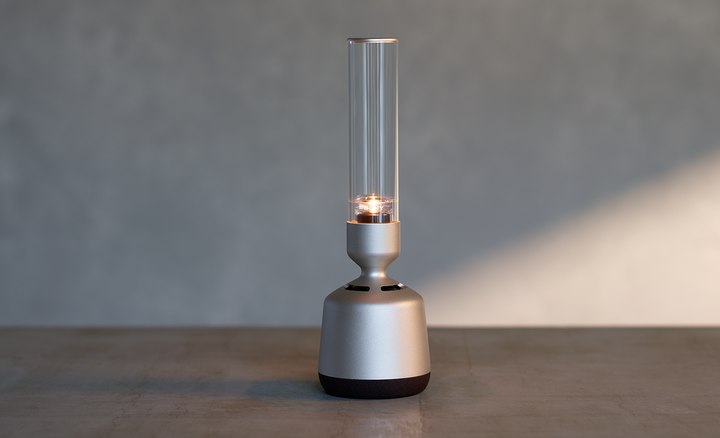 まるでオブジェのような美しさ。キャンドルのようなソニーのグラス