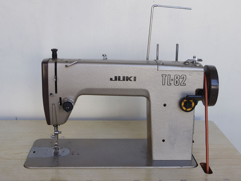 No.200 JUKI TL-82 職業用足踏みミシン：アンティークミシン修理士の