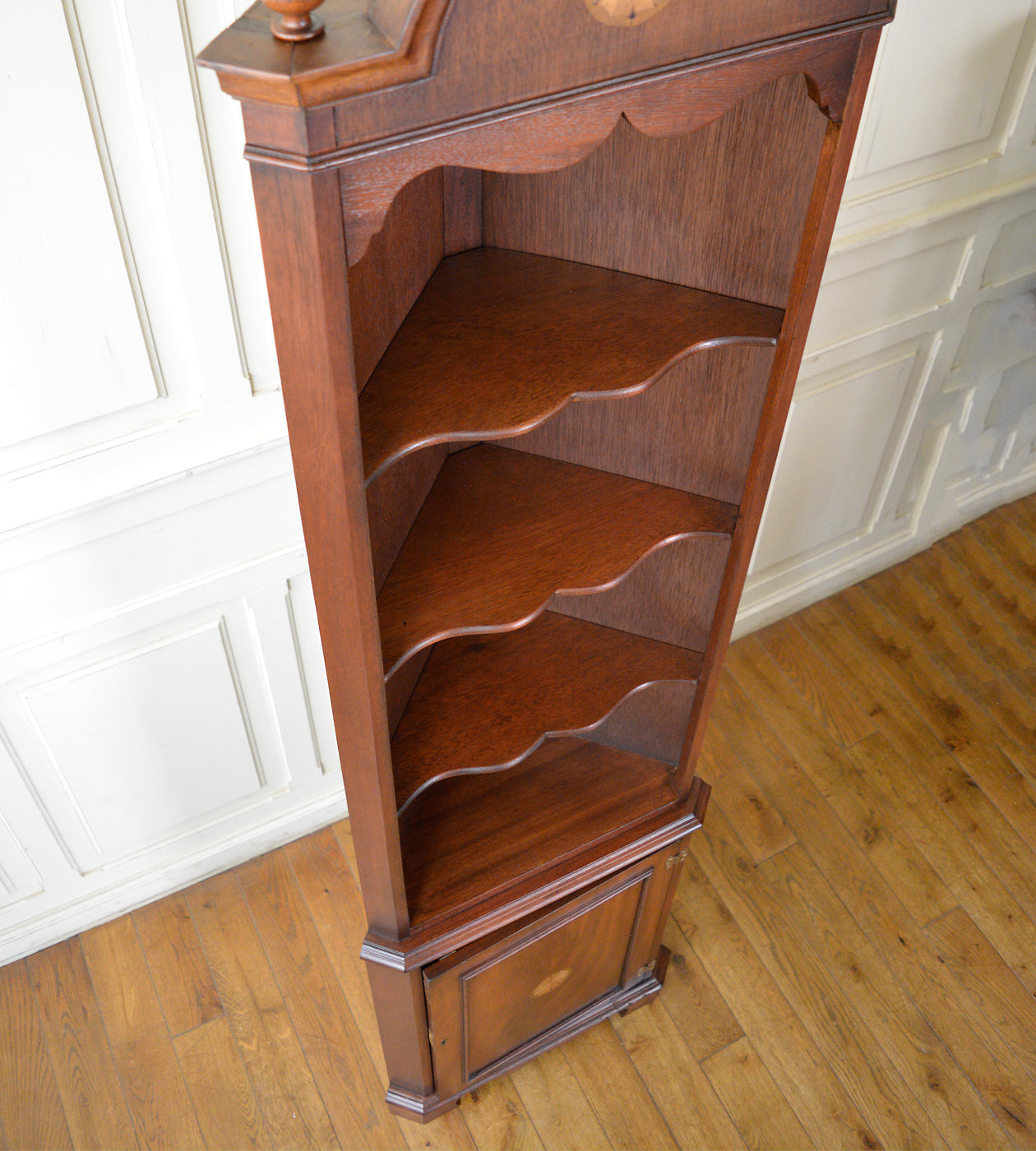 アンティークコーナーキャビネット – 英国アンティーク家具専門店 神戸