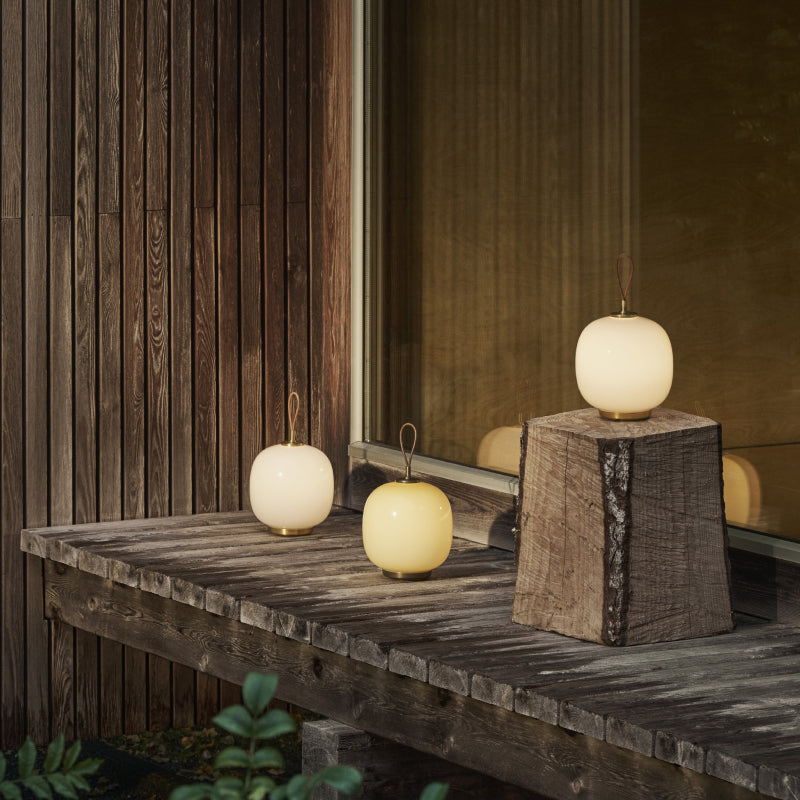 Louis Poulsen（ルイスポールセン）VL 45 Radiohus Portable Lamp 乳白