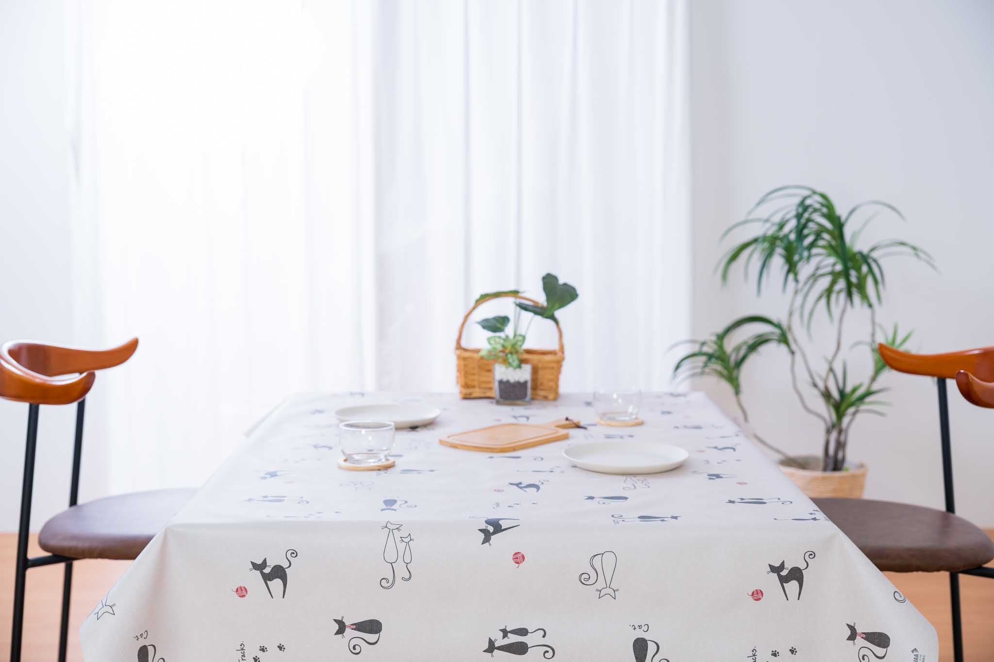 テーブルクロス クロネコ （幅 約120cm×長さ10cm単位カット
