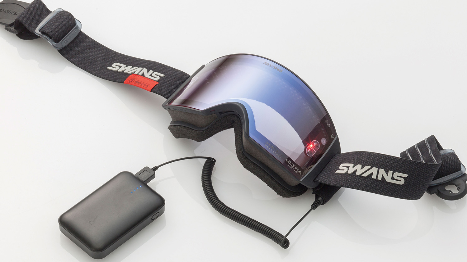 厳冬期でも、絶対くもらない！ 発売から14年、SWANSの面発熱ゴーグルが