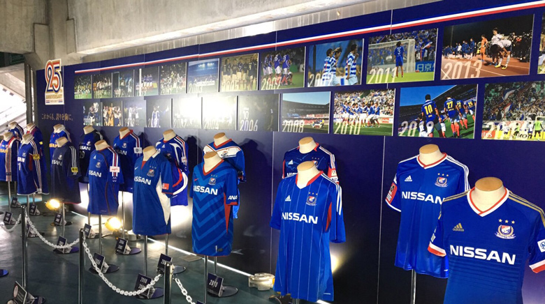 30周年記念試合 歴代ユニフォーム展示！ | ニュース | 横浜F・マリノス