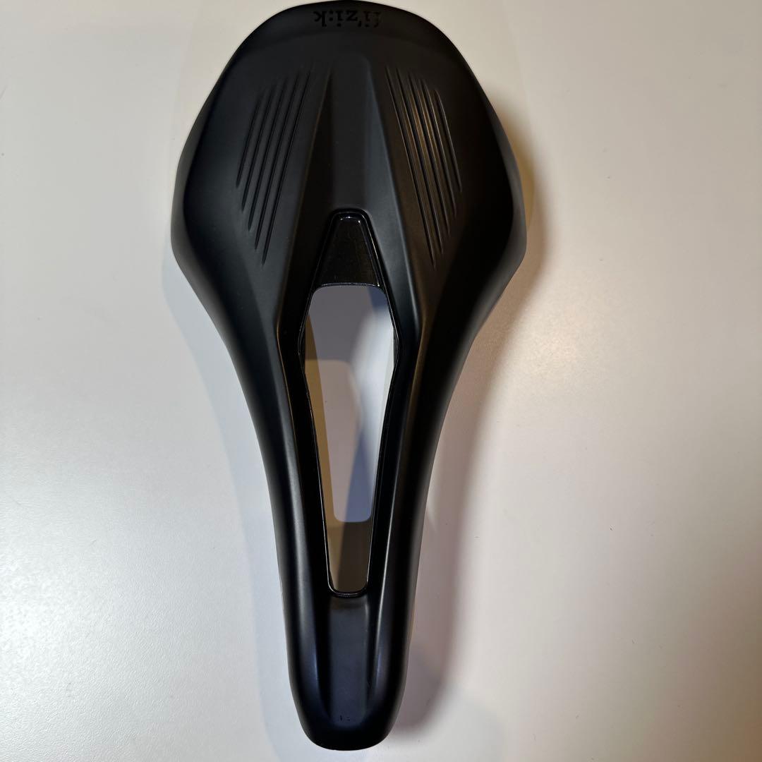 フィジーク fi’zi:k VENTO ARGO R3 (140ミリ) サドル Amazon | Fizik(フィジーク) ARGO VENTO R3 kiumレール ブラック 140mm