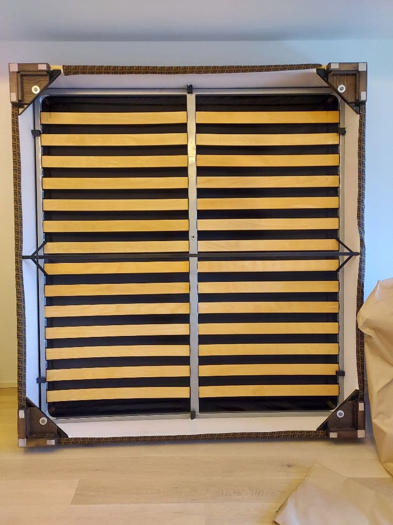 FENDI CASA フェンディカーサ ズッカ柄 キングサイズ ベッド - メルカリ